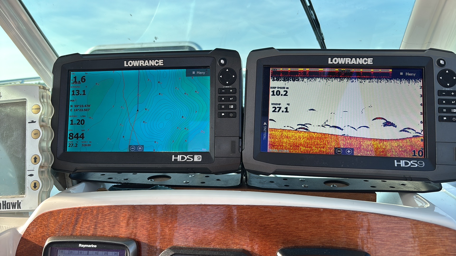 Lowrance HDS9 med ekolod och sjökort